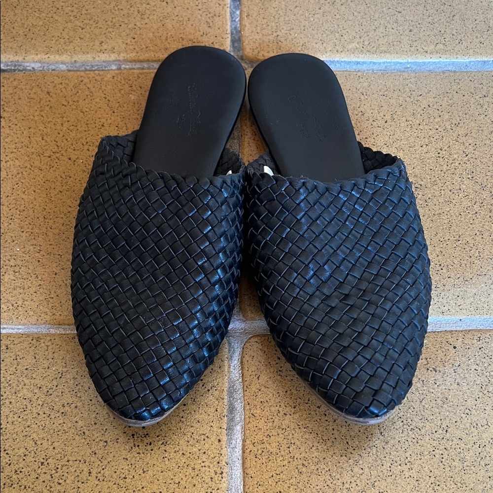 Universal Thread - Black Woven Slip-On Loafers - Size 7